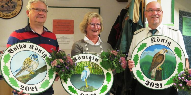 Amplebener Königshaus 2021: Gabriele Vahldiek,    Lutz Strobach und Axel Kleeberg