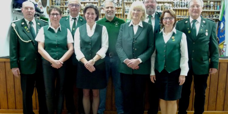 Albert Kirstein löst Lutz Strobach als Vorsitzenden ab